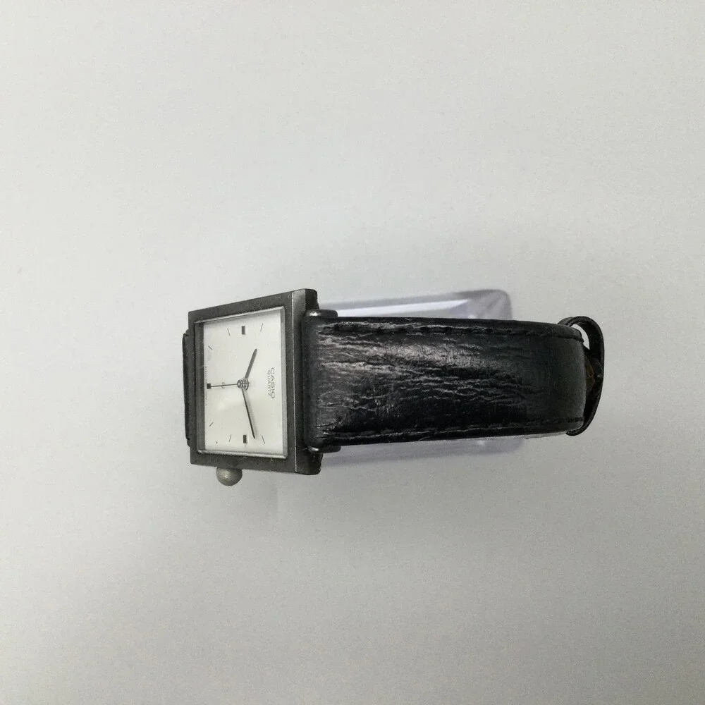 Vintage Casio 331 MY-622 Mens Watch 25mm White Dial Black Leather New Battery